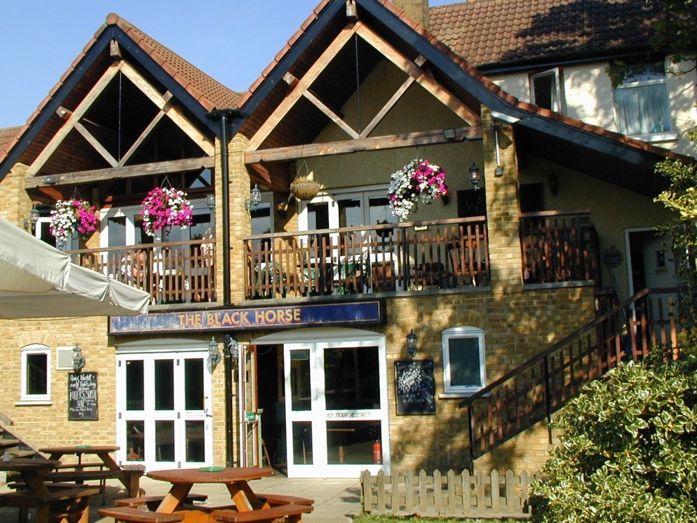 The Black Horse on the Grand Junction Canal near Greenford, 16 August 2005
