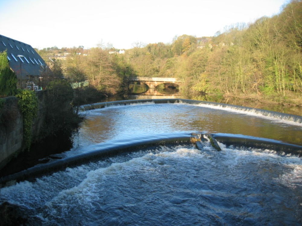 Weirs on the River Derwent at Milford, Derbyshire.
Taken November 2004