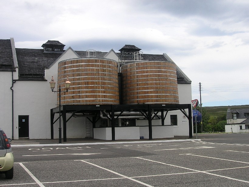 Photograph of Dalwhinnie distillery