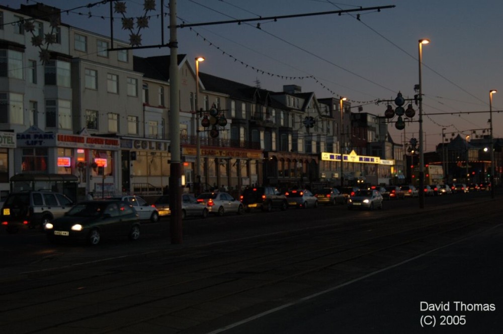 Picture of Blackpool Main Promenade at Night in Nov 05.