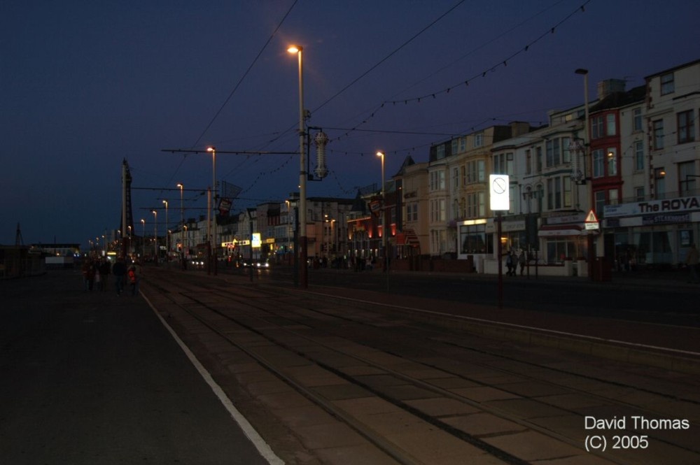 Picture of Blackpool Main Promenade at Night in Nov 05.