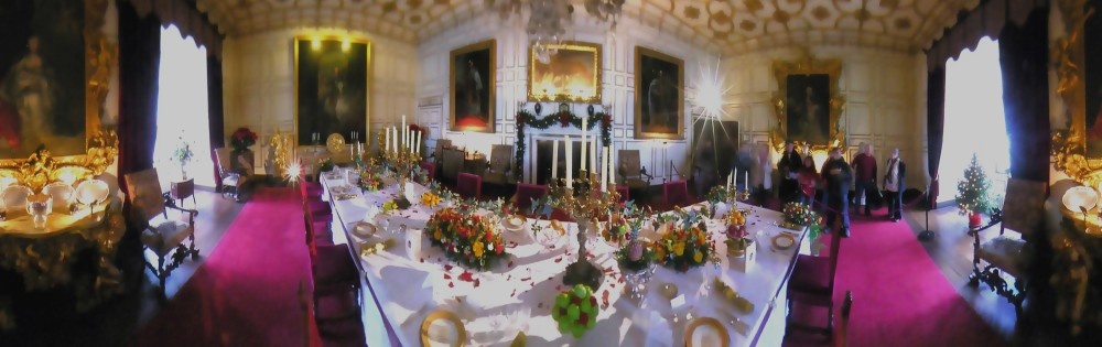 360 picture of Warwick Castles banqueting room.
Taken 04 december 2005. Click the image to enlarge