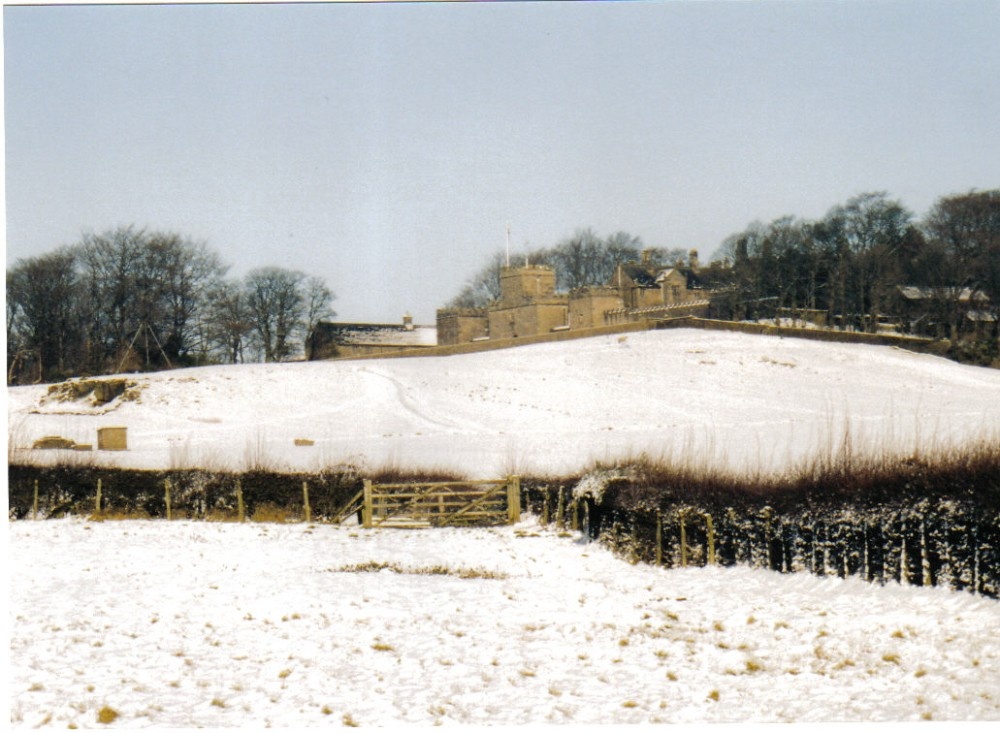 Hoghton Tower from A675, Brindle Bar Corner, Christmas Day 2004 photo by Steve Whittaker