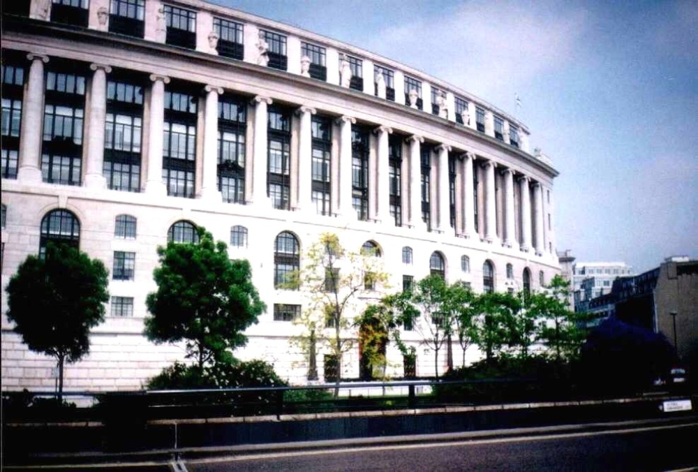 London, Unilever Building - May 1998