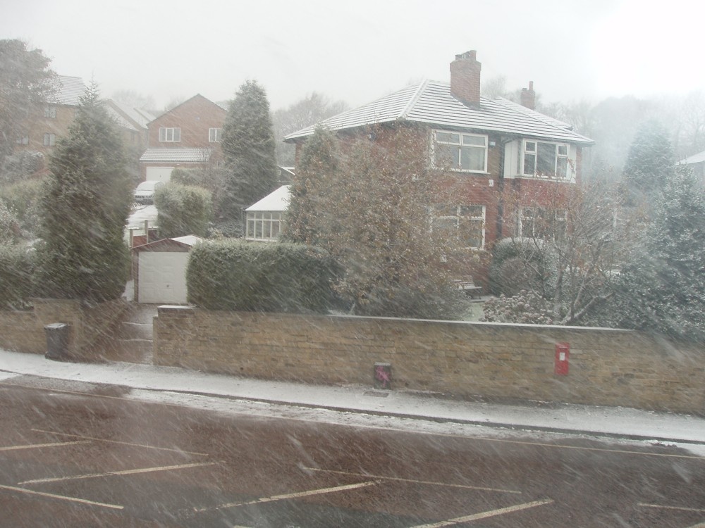 Snow in Huddersfield, 28-11-05