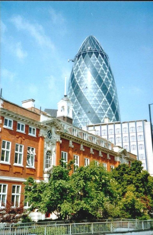 London - a picture of the City, May 2004