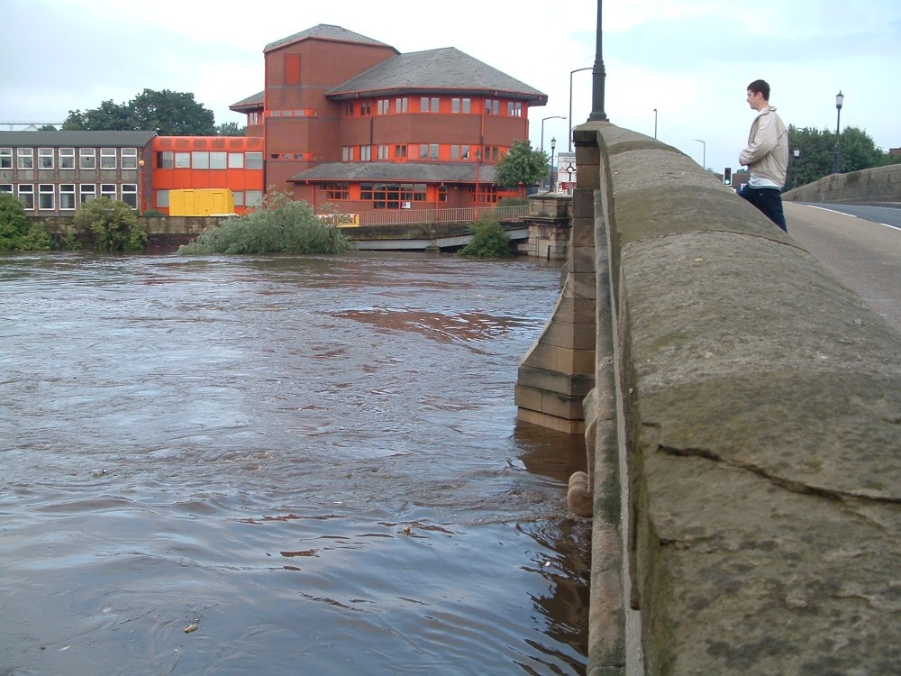 CAstleford, West Yorkshire. The River Aire In Flood Sept 2004