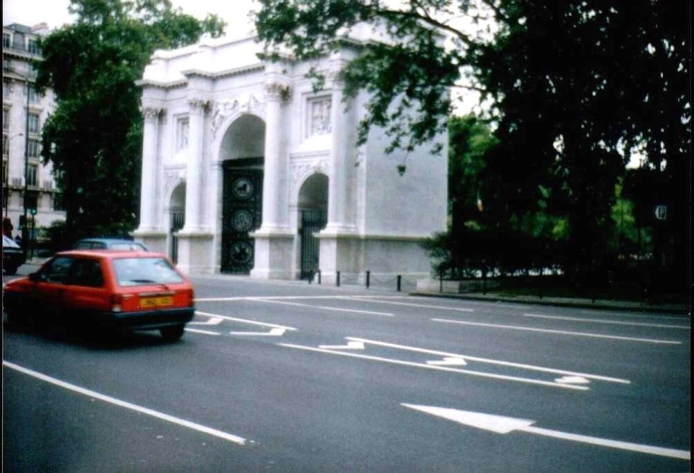 London - Marble Arch, Sept 1996 photo by Anna Chaleva