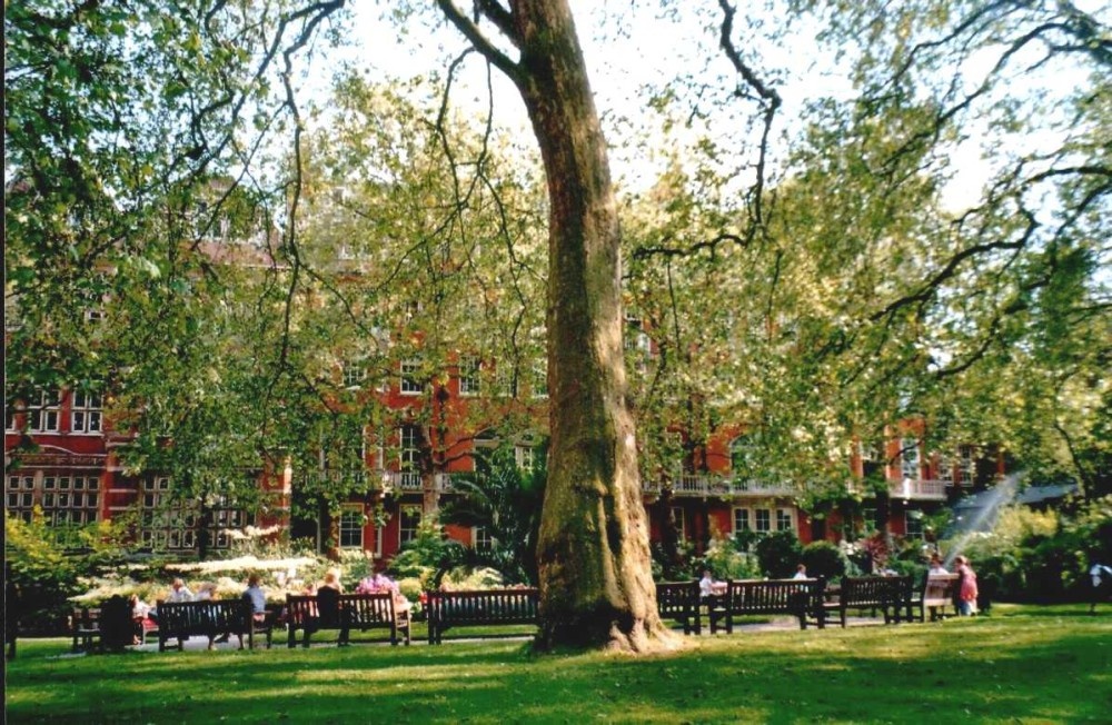Photograph of London - Mayfair, St George`s Gardens, May 2004