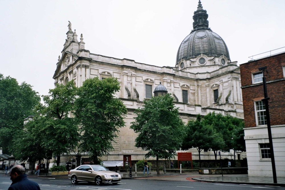 London - Oratory Hall, June 2005