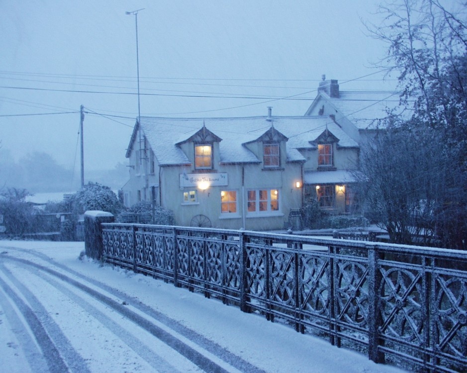 Umberleigh is a village set by the old three span bridge across the Taw, the only snow in 2005