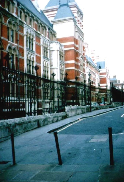 London - Royal Courts, Sept 1996