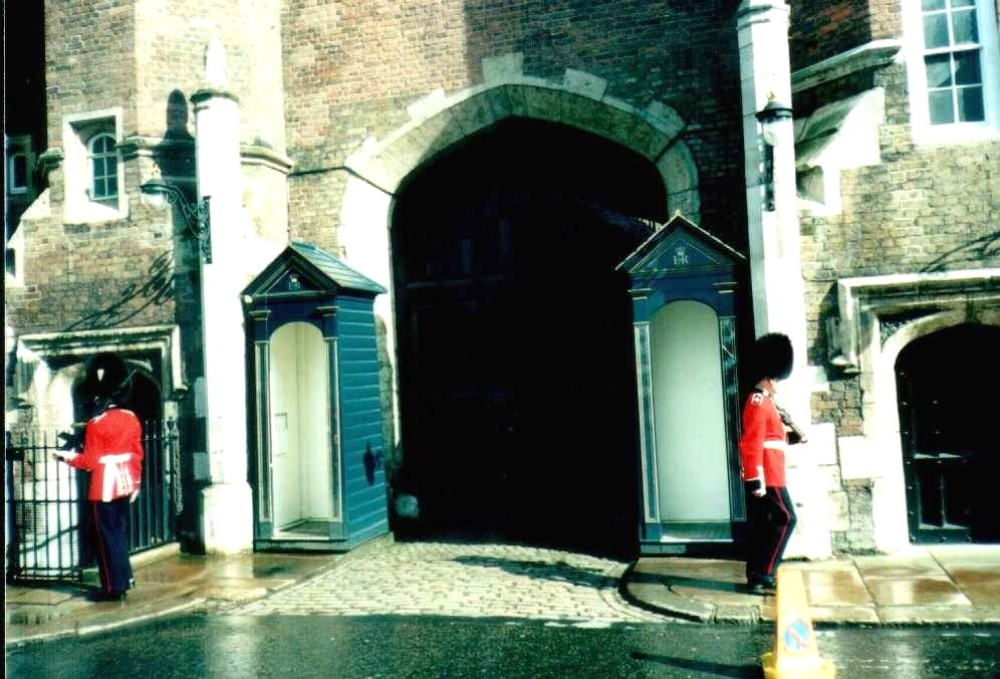 London - St James`s Palace, May 2001