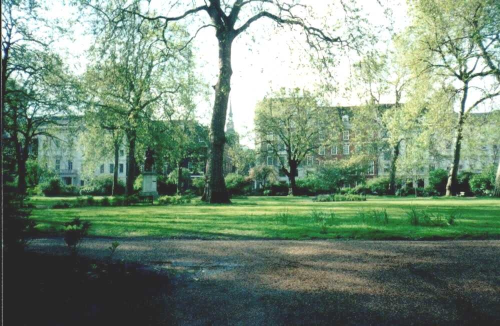 London - St James`s Square, May 2001