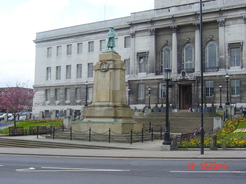 The war memorial infront of Barnsley town hall.