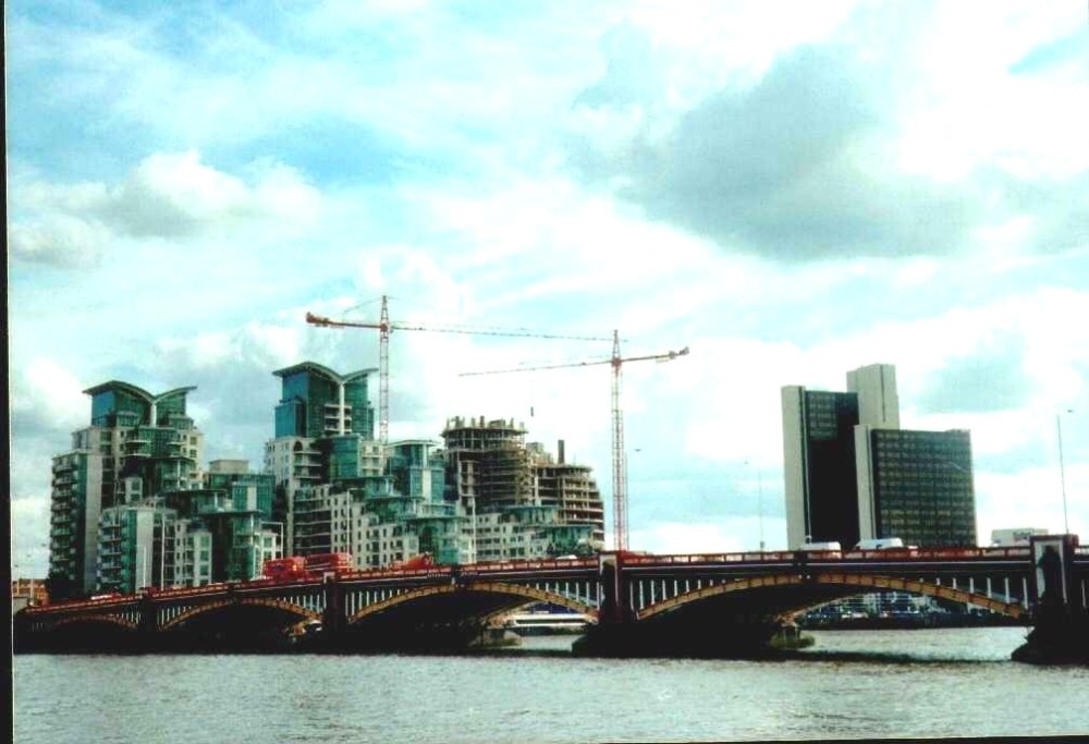 London - Thames, Vauxhall Bridge and St George Wharf, Sept 2002