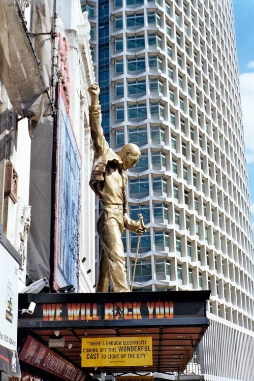 London - Tottenham Court Road, June 2005