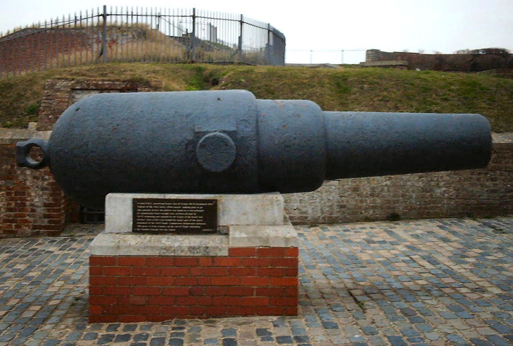 An old cannon outside Southsea Castle.  Taken 16th March 2006.