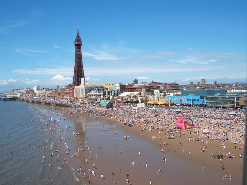 View of Blackpool Beach on 10 July 2005, taken from the top of the big weel on central pier!