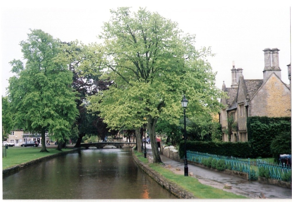 A picture from Bourton-on-the-water, in The Costwolds