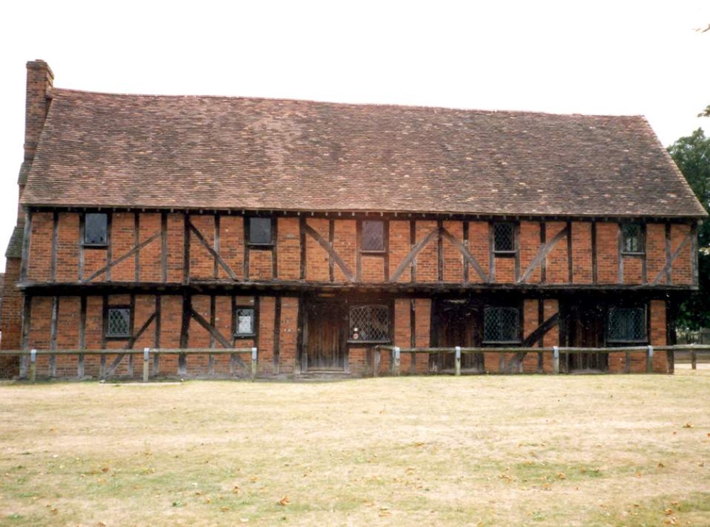 Moot Hall Museum, viewed from the south. Stands on Elstow Village green