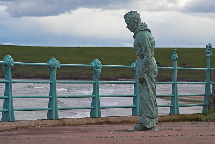 'The Seafarer' by William Lamb - famous Montrose sculptor. Shot taken on the Montrose Esplanade.