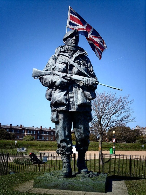 Statue of Falklands Marine Yomper at Eastney Barracks, Hampshire -  - Taken:  5th May 2006
