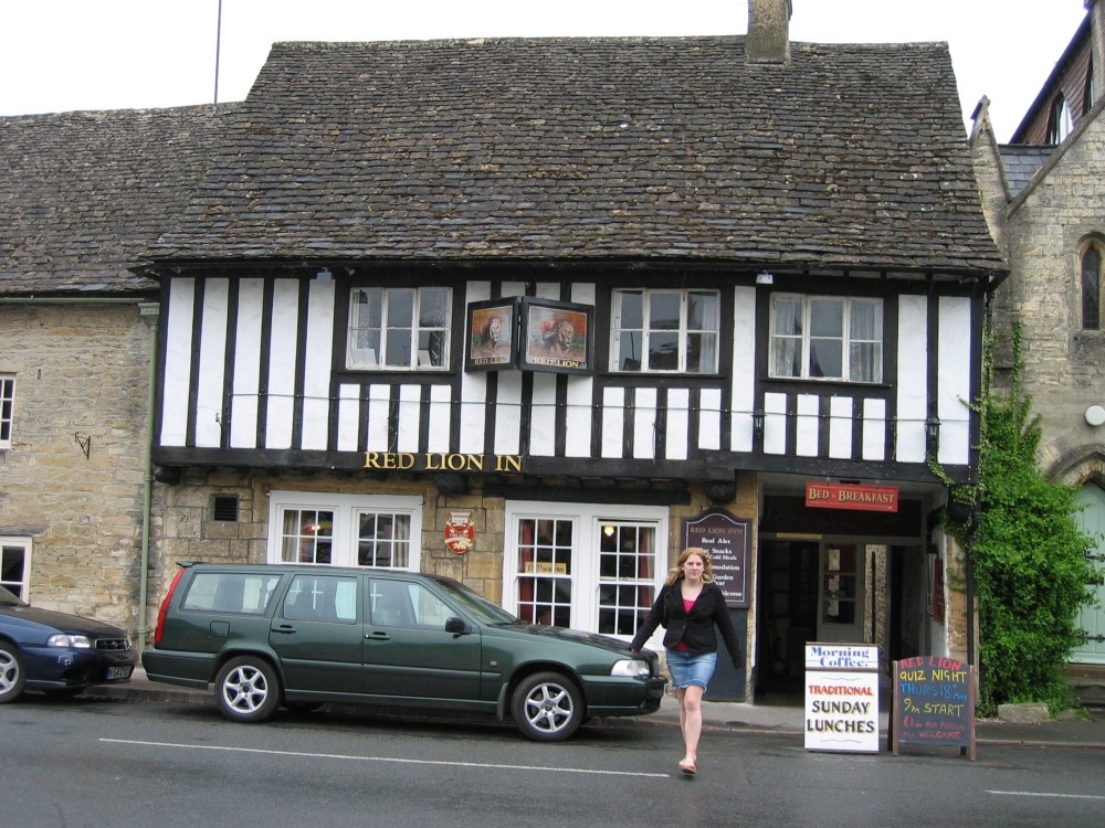 Photograph of Red Lion Inn, Northleach, Gloucestershire