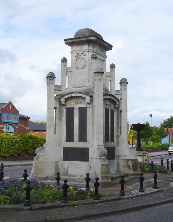 The unusual War Memorial at Worksop, Nottinghamshire