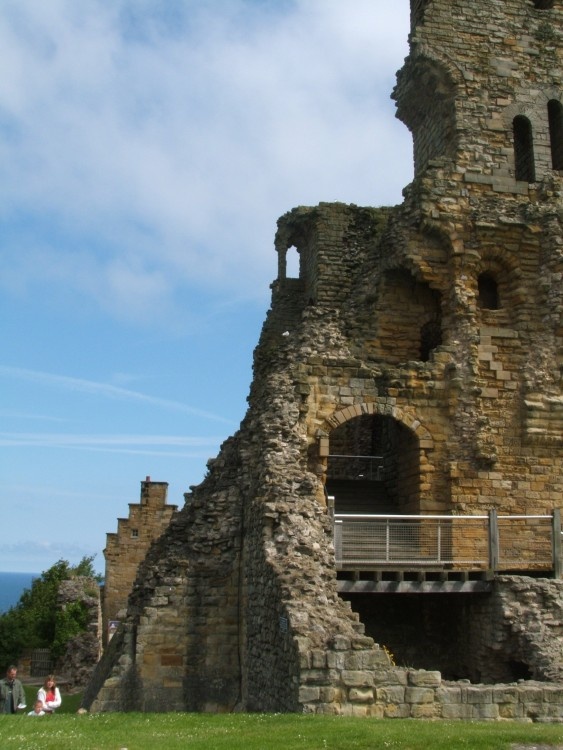 Scarborough Castle (05-06-06)