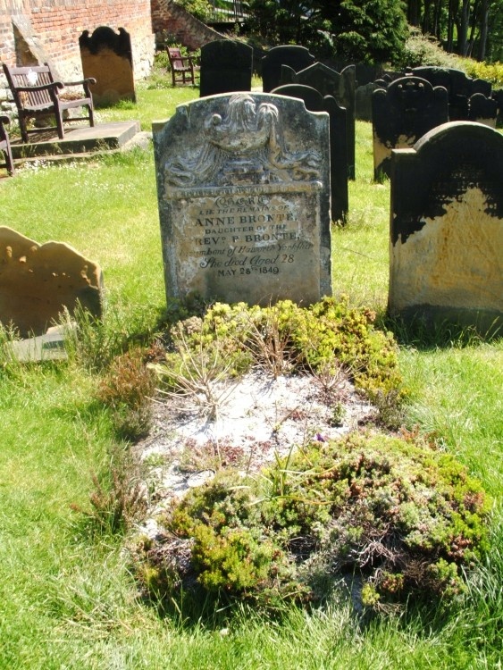 Anne Bronte's grave at the St Mary's church, Scarborough (05-06-2006)