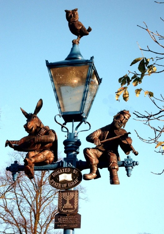 Lamp post in Stratford upon Avon, near the theatre