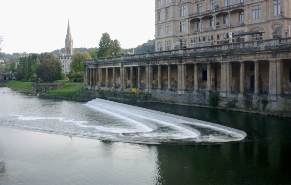 The weir from the other side of Pultney bridge