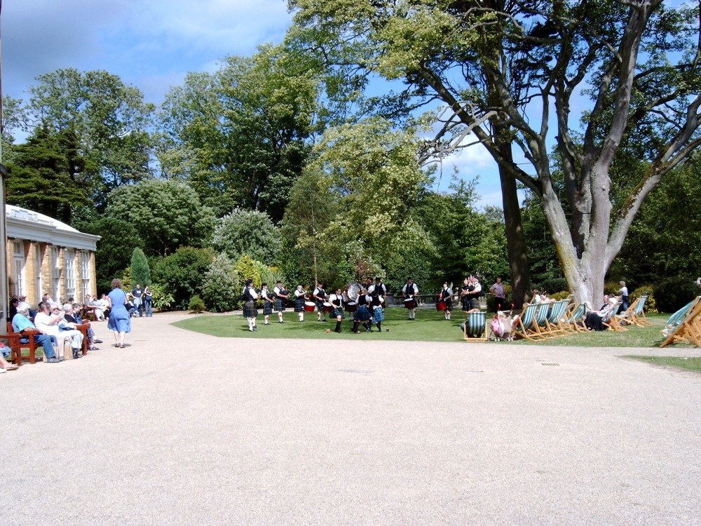 City of Bradford Pipe Band and Dancers at Sewerby Hall July 9th 2006
