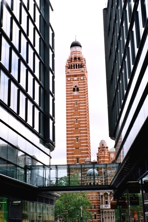 London - The old inbetween the new