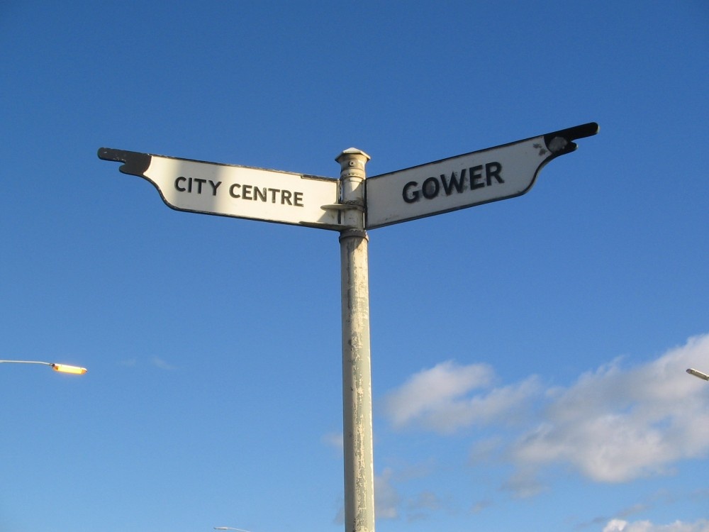 Fingerpost near Swansea Guildhall