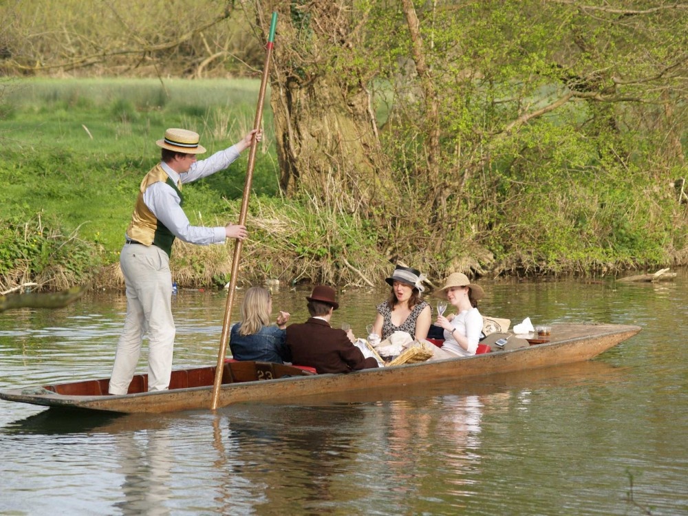 Punting party on the Cherwell, Oxford University Parks, Spring 2006.