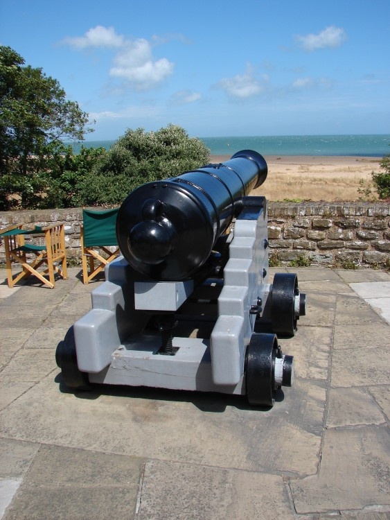 Cannon on the walls of Walmer Castle