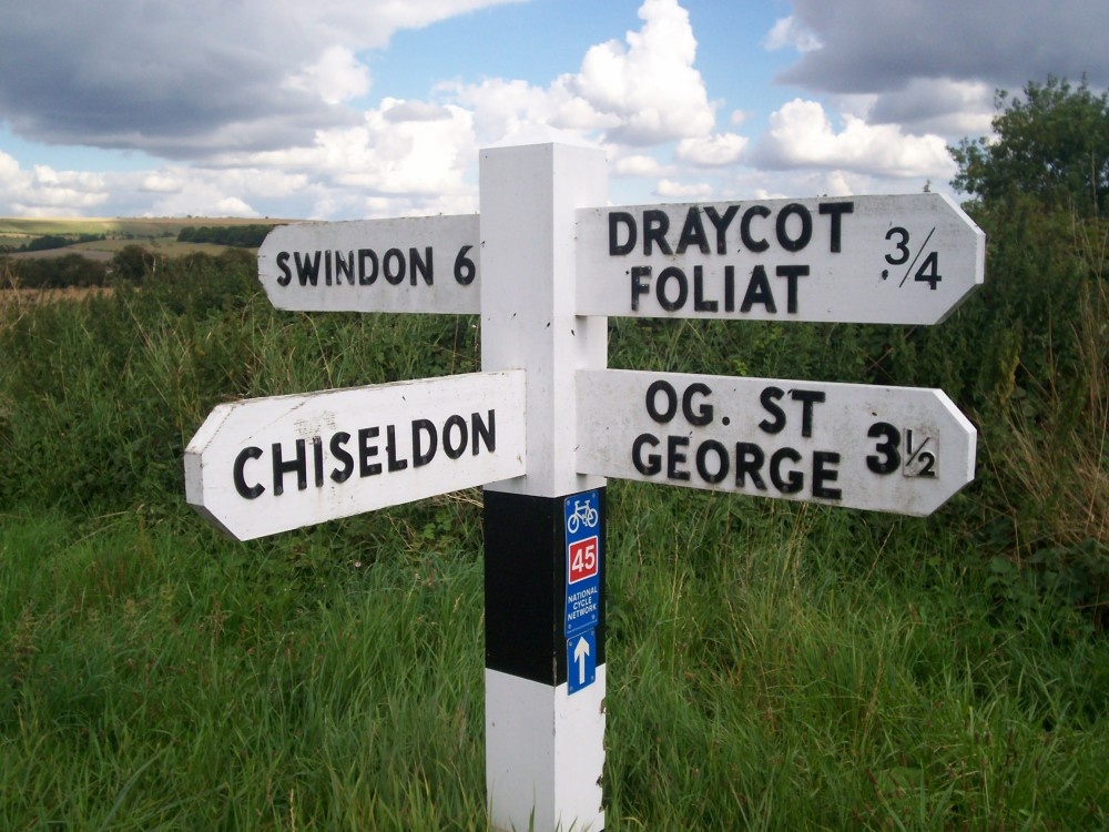 Photograph of Swindon Borough Council direction sign at Ladysmith Crossroads, Chiseldon, Wiltshire