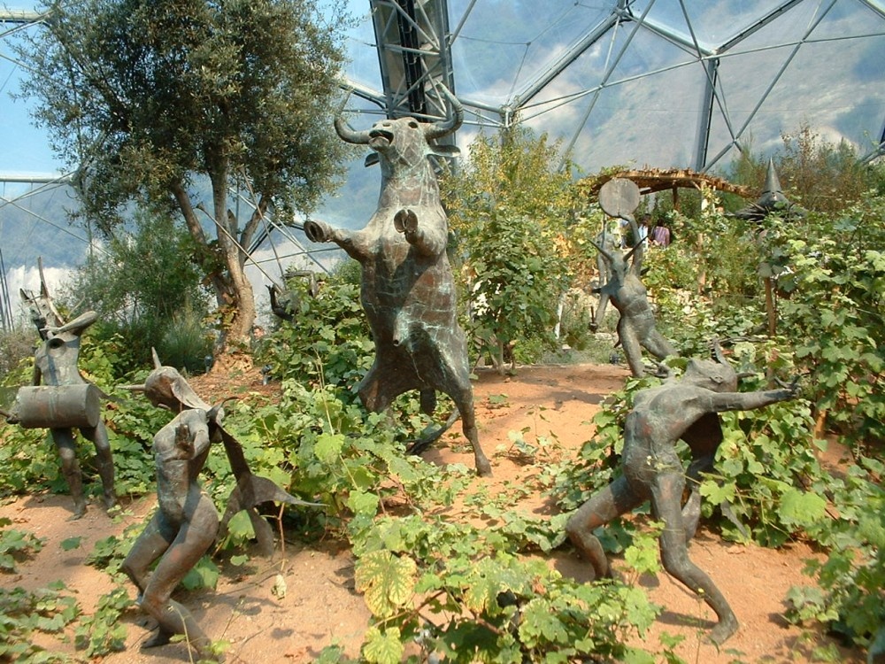 Statues made in metal. Eden Project, Cornwall.