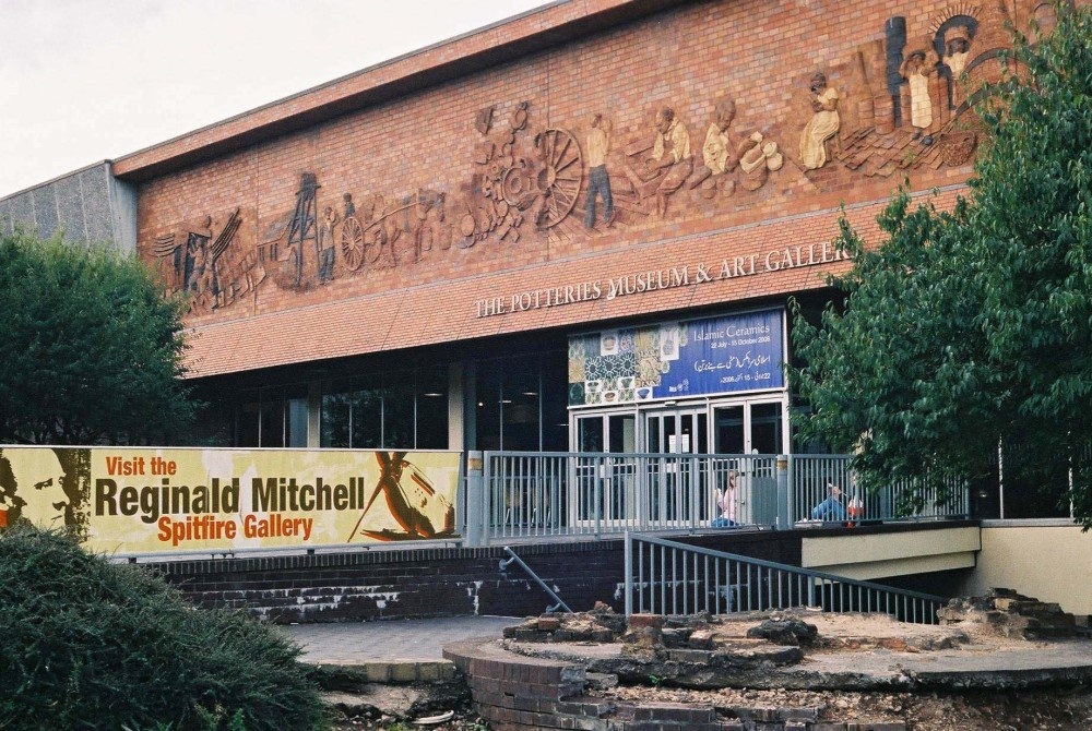 Potteries Museum and Art Gallery, Stoke-on-Trent, Staffordshire