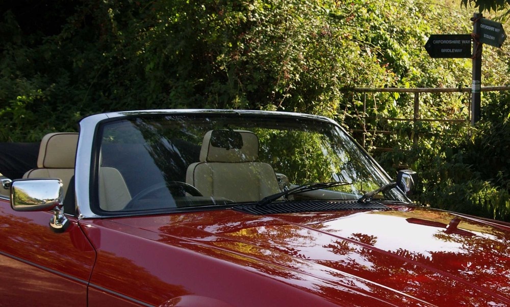 Oxfordshire bridleway, with Jaguar XJS convertible. Pigeons lock, Kirtlington, Oxon.