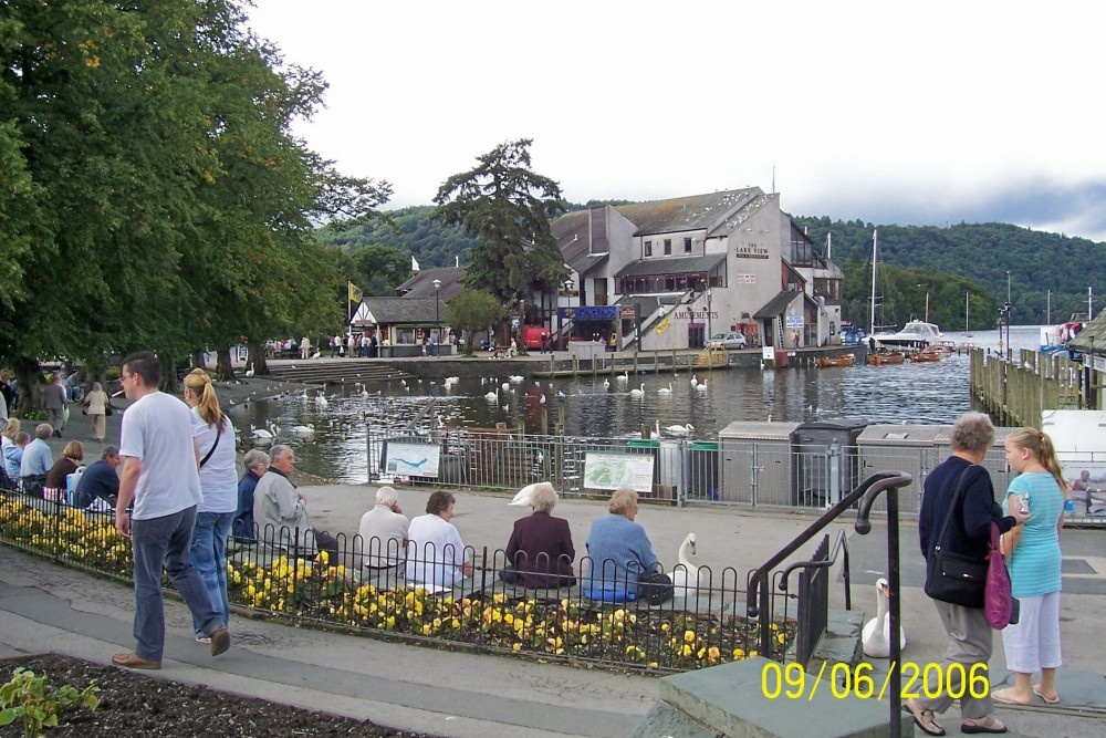 Watching the boats go by at Lake Windermere in September 2006