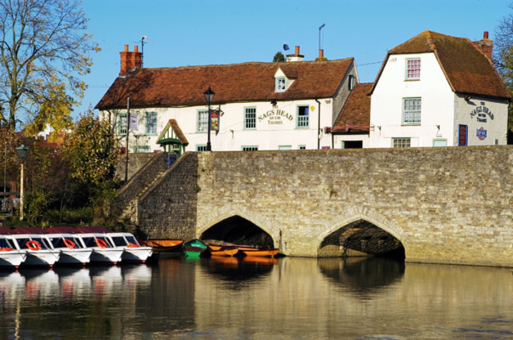 Nag's Head Inn and Abingdon Bridge, Abingdon, Oxfordshire.