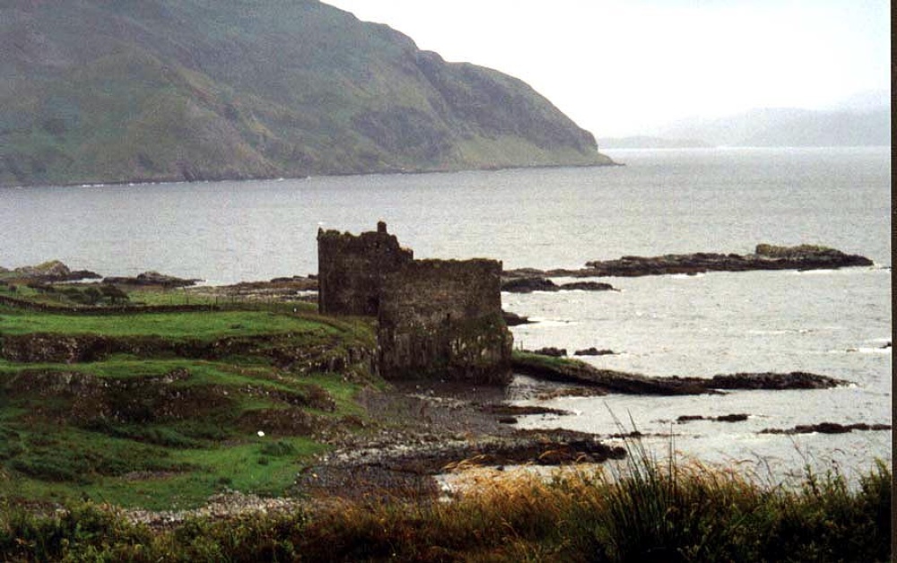A picture of Mingary Castle photo by Russell Johnson