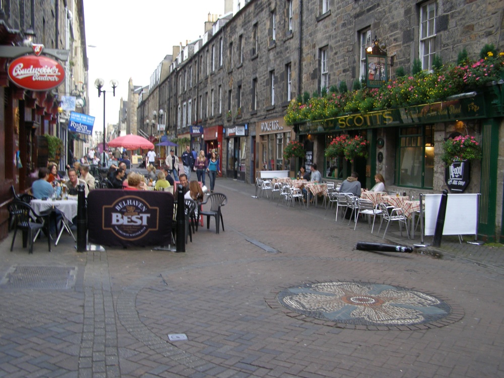 Pubs on Rose Street - Edinburgh, Scotland