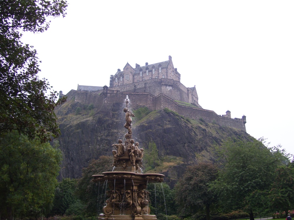Edinburgh Castle from Princes Street Gardens, Edinburgh, Midlothian, Scotland.
