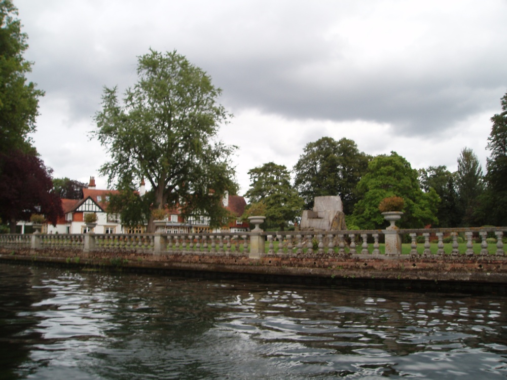 Marlow, Buckinghampshire - August 2006