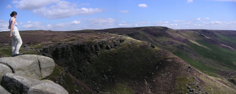 Peak District National Park, Derbyshire: Edale and the Kinder Plateau.