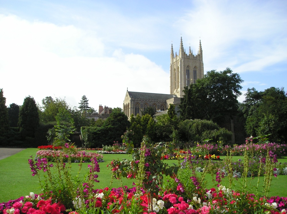 Bury St Edmunds - The beautiful Abbey Gardens and St Edmundsbury Cathedral photo by Erika